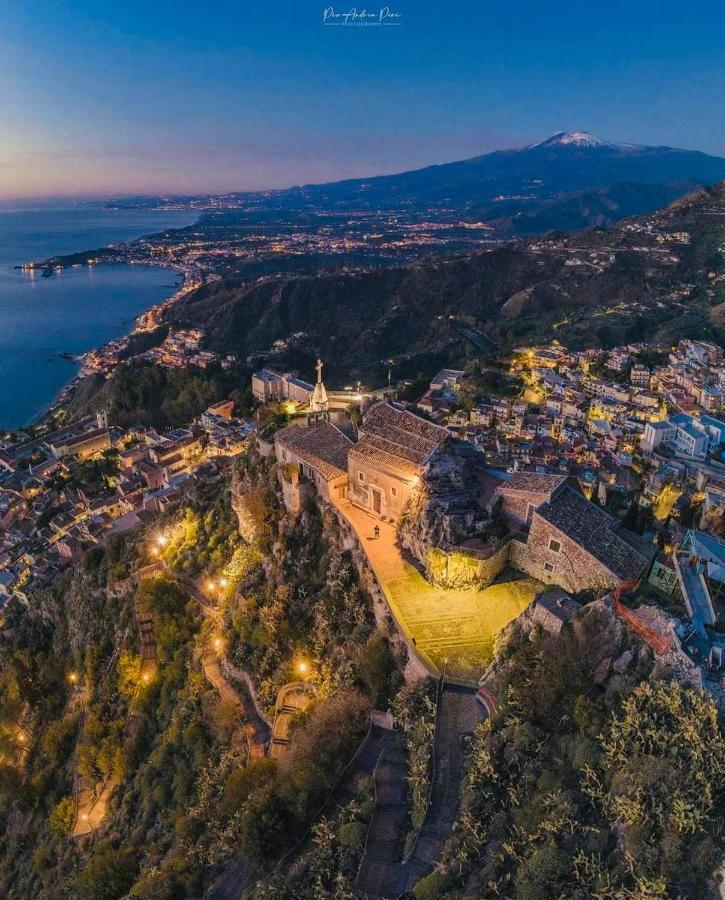 Sebastian House Casa Vacanze Джардини-Наксос Экстерьер фото